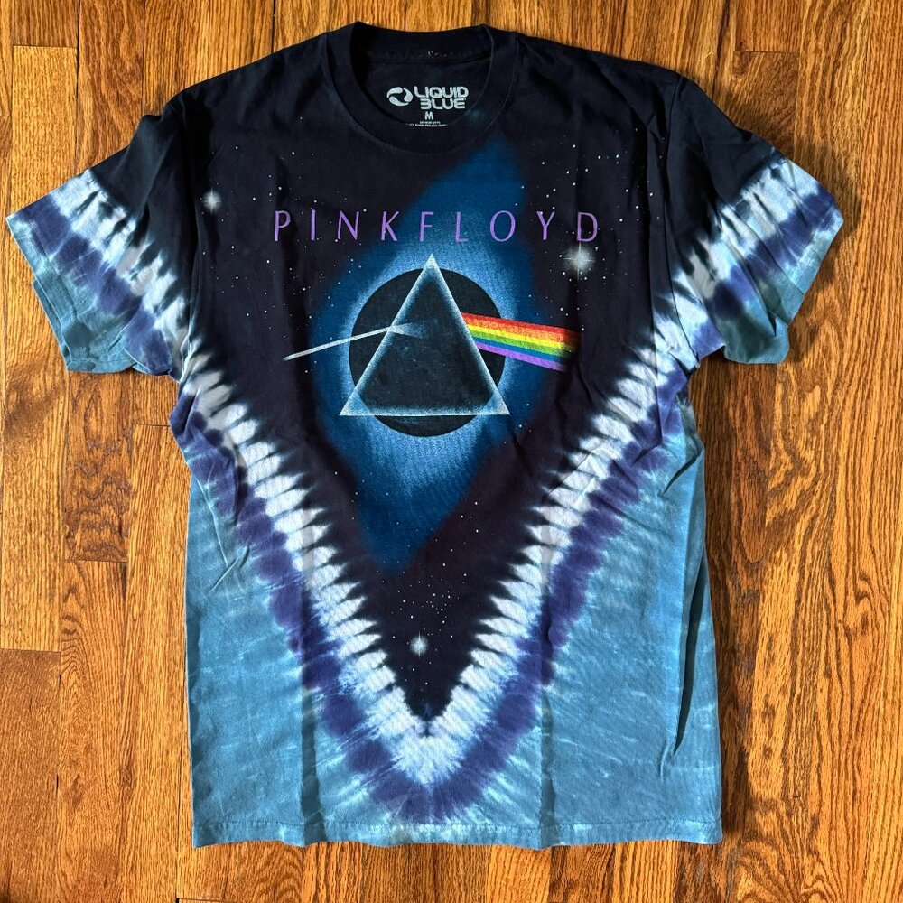 Liquid Blue Pyramid V Pink Floyd t-shirt. Size M.